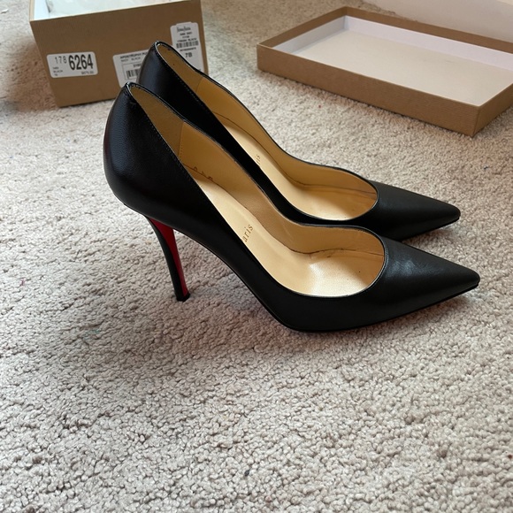 Pre-Owned Christian Louboutin Black Leather Pumps US7 - Picture 8 of 10